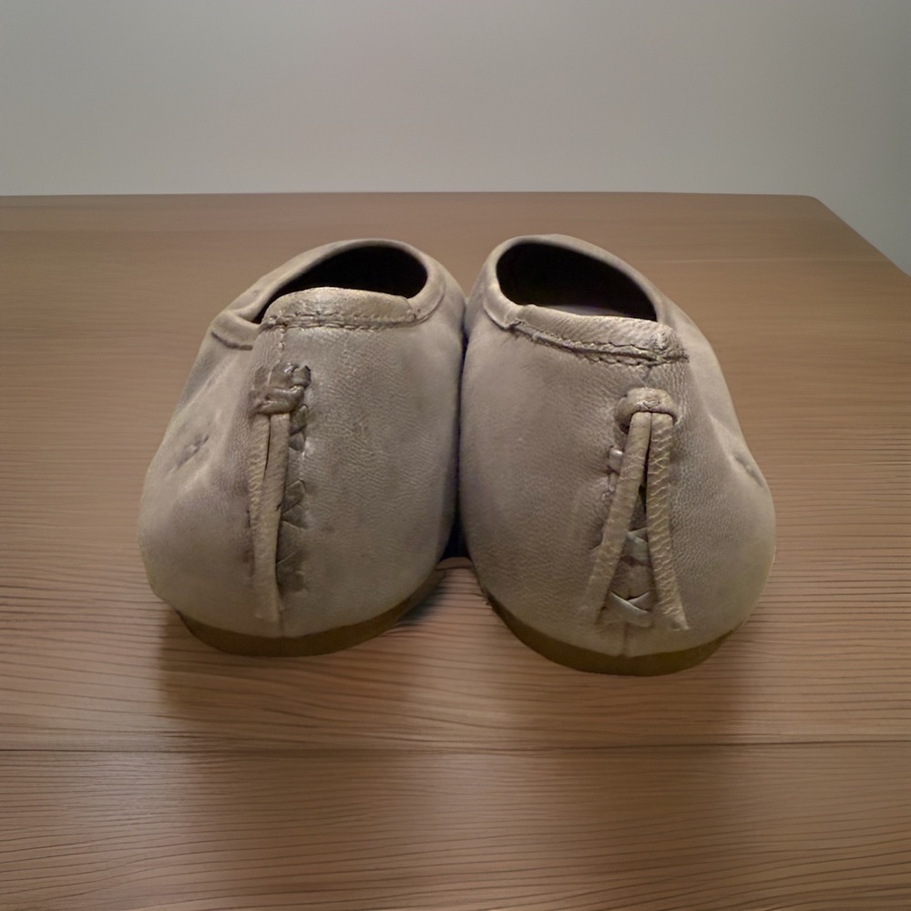Frye Regina Ballet Flats Ash Gray Tan Women's Size 8 leather - Picture 3 of 7
